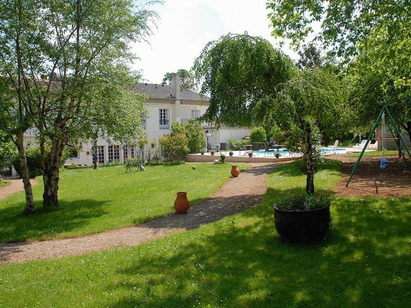 Hotel Du Commerce Chez Stephane Roumazières エクステリア 写真