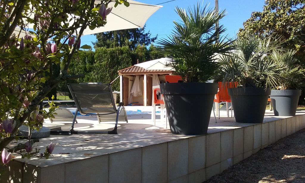 Hotel Du Commerce Chez Stephane Roumazières エクステリア 写真